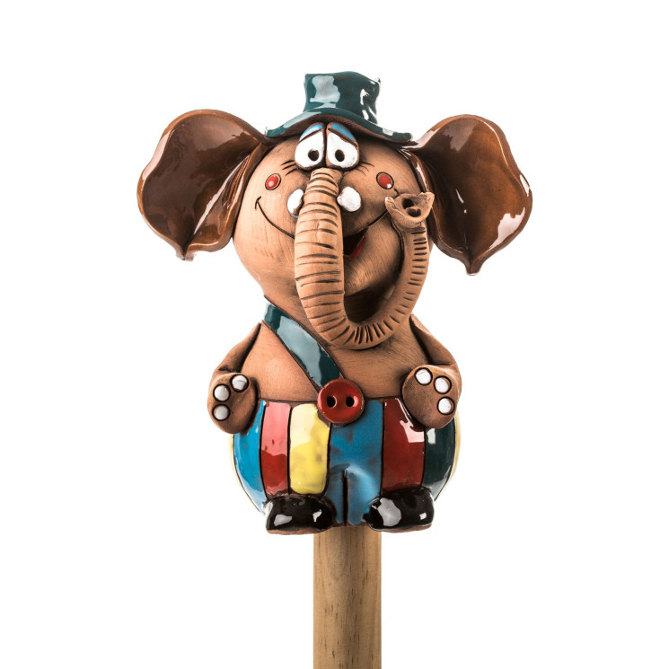 Plug et décoration éléphant avec chapeau
