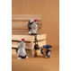 3 petites taupes: bouchon de jardin, tasse, tabouret
