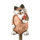 Chat de jardin avec fraise